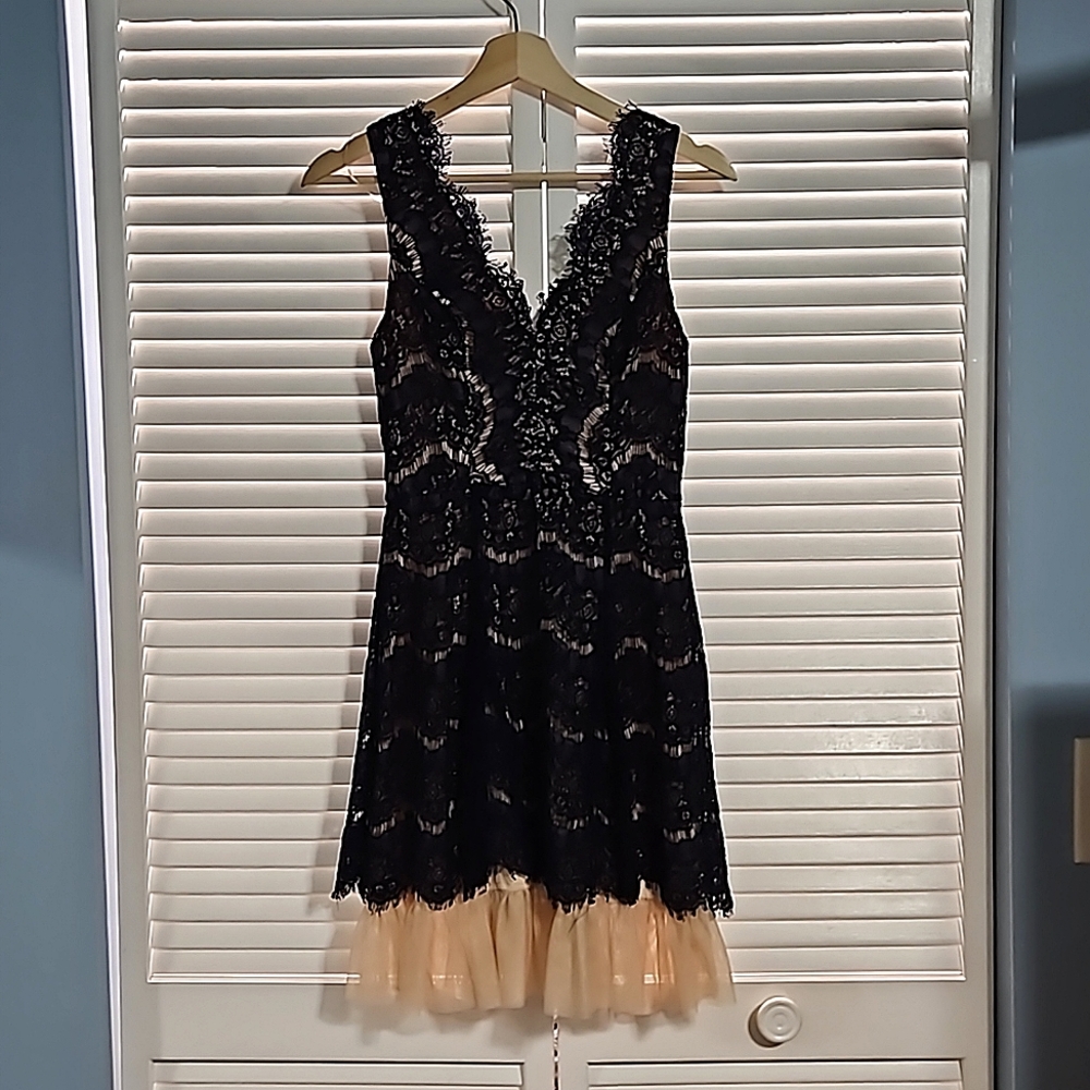 Trixxi Navy Blue Lace and cream Mini Dress Fit & Flare Sz S